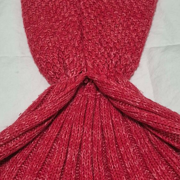 Red Mermaid Tail Blanket for Kids - Picture 7 of 12